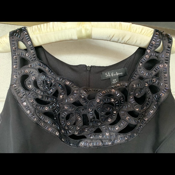 Elegant black dress - Picture 3 of 4